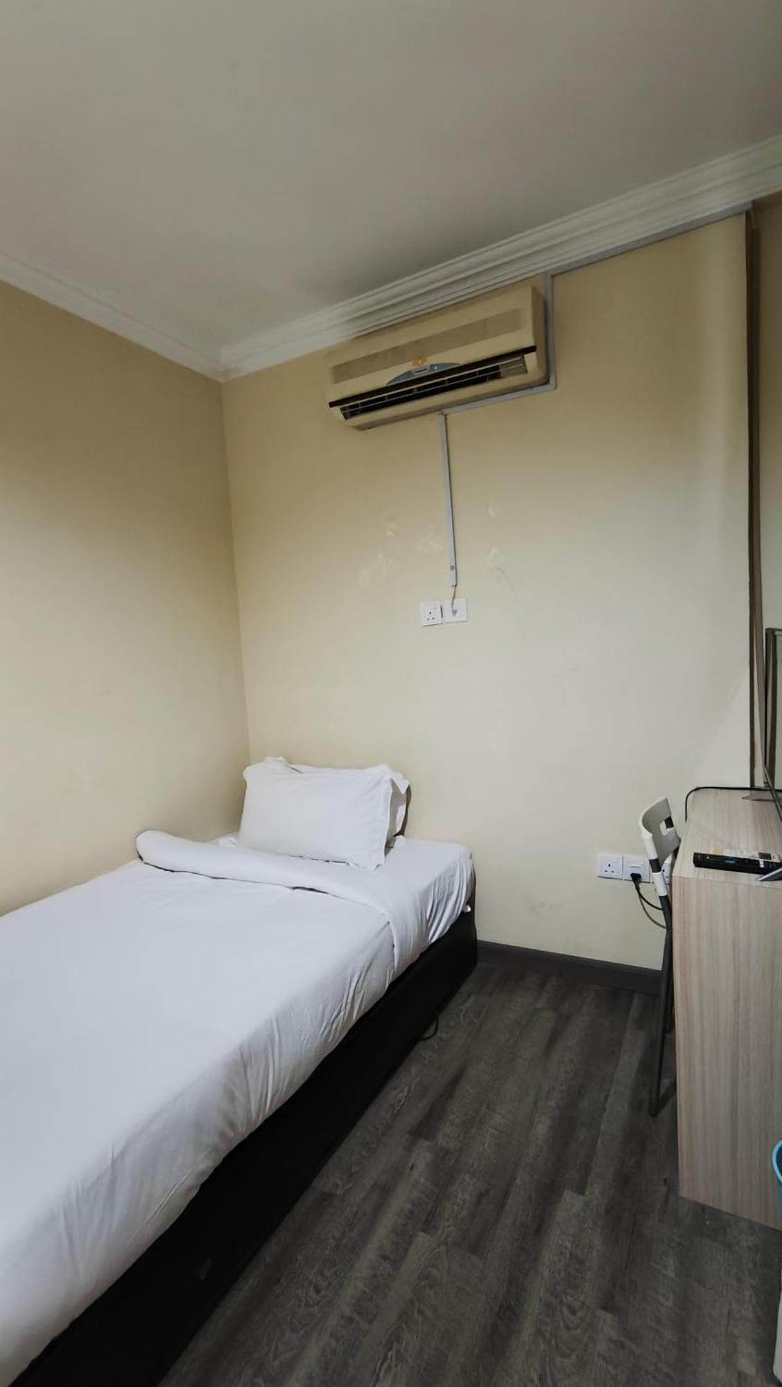 Natol Homestay - La Tabuan Jaya Kuching Eksteriør billede